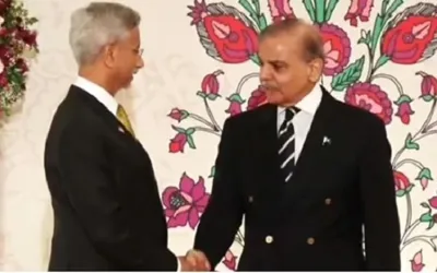 PM Shehbaz, Indian FM Jaishankar shake hands at dinner for SCO leaders