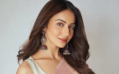 Bollywood Actress Rakul Preet Singh Suffers Severe Back Injury