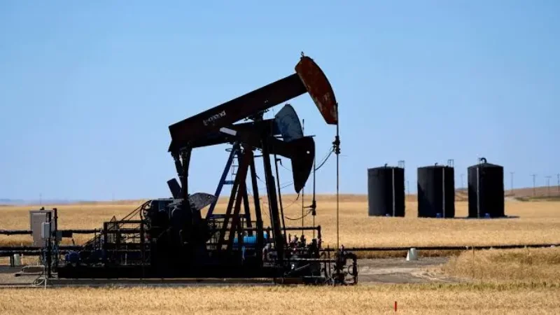 Oil extends gains as middle east attacks threaten supply