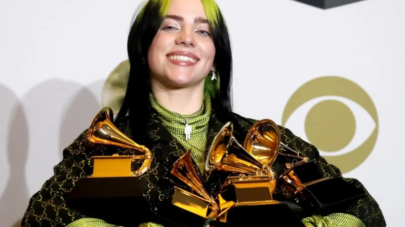 Billie Eilish responds to her tragic fall during concert, Reveals her leg injury