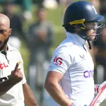 England bowled out for 112, Pakistan needs 36 runs to win