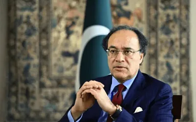 Aurangzeb briefs Pakistani diaspora on socio-economic developments in country