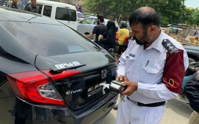 Sindh to launch crackdown against vehicles with fake number plates