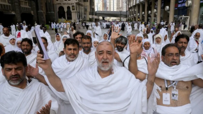 Govt to collect Hajj fees in three installments