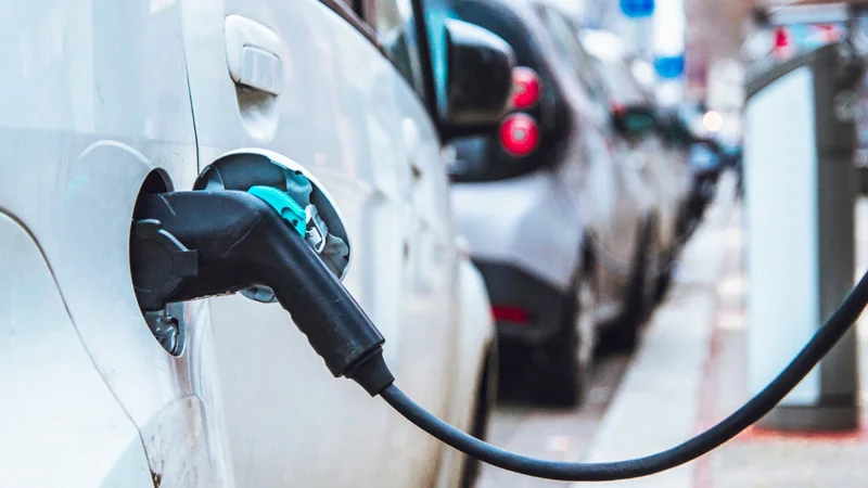 Govt announces tax breaks, lower duties for New Energy Vehicles