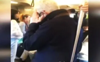Khawaja Asif heckled, threatened with 'knife attack' in London