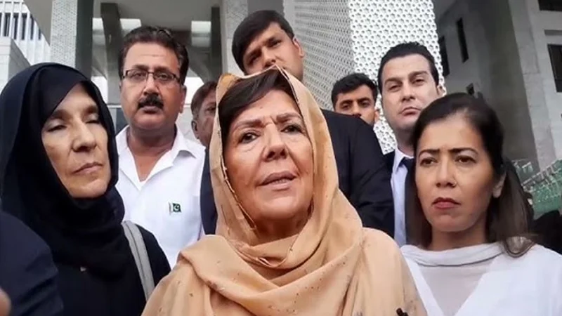 PTI founder allows talks about planned protest on Nov 24