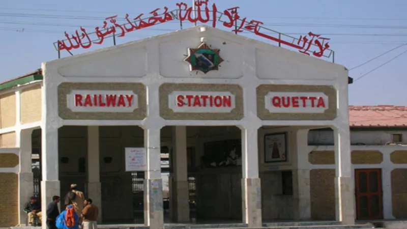 Over 1,000 passengers stuck in Quetta amid railway staff protest