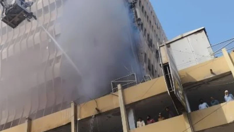 Fire erupts at Rimpa Plaza on MA Jinnah road in Karachi