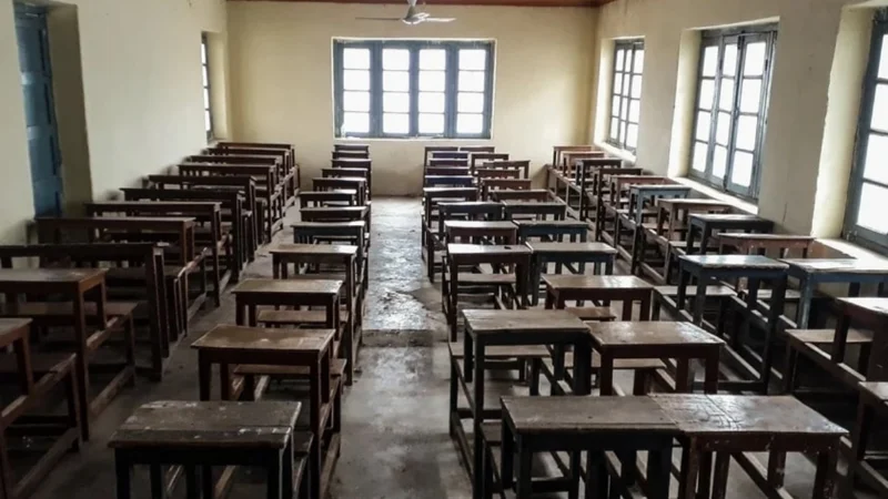 LHC dismisses pleas against outsourcing govt schools