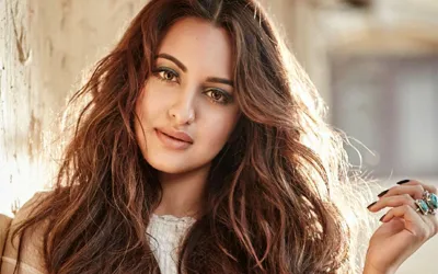 Sonakshi Sinha talks about the actor who refused to work with her, saying “she looked ‘older than him”