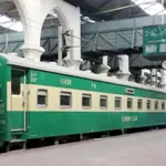 Railways plan to launch express train between Lahore-Karachi