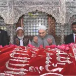 President Zardari visits Shrine of Lal Shahbaz Qalandar