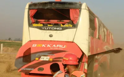 Fatal bus crash on Dera Ismail Khan Motorway leaves 10 dead, 7 injured