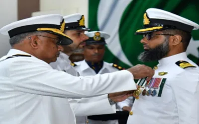 Naval chief confers awards to naval officers, civilians