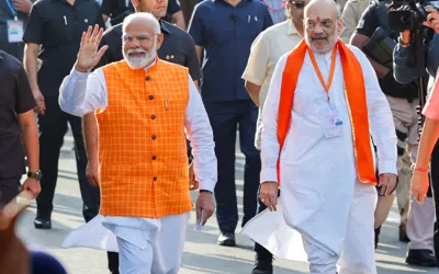 Modi casts its votes as Indian election reaches to its third phase