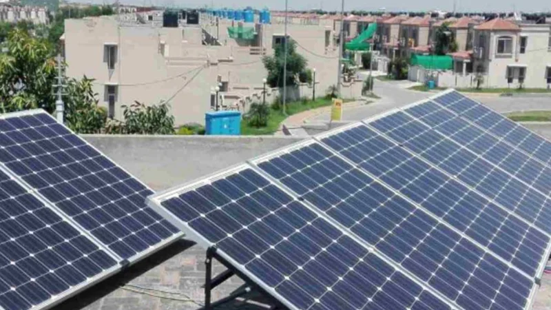 Sindh to solarize government schools, announces energy minister