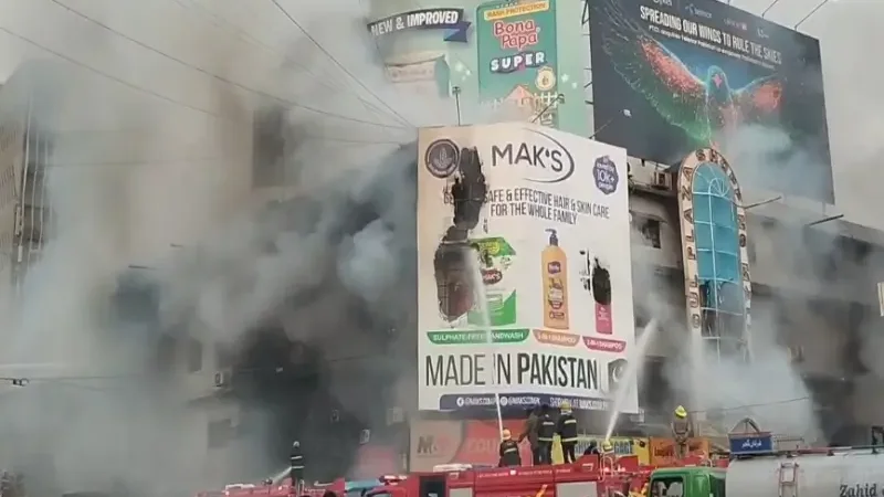 Karachi Gul Plaza blaze still burning as more than 60 remain missing, death toll rises to six