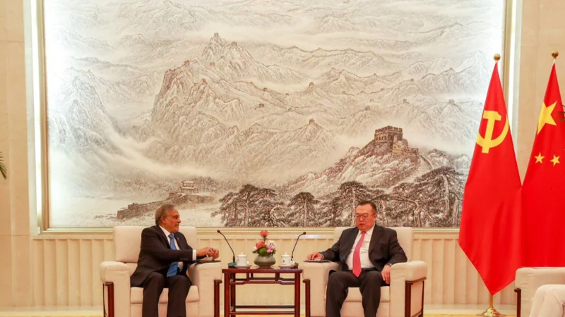 Pakistan, China reiterate resolve to accelerate work on CPEC projects