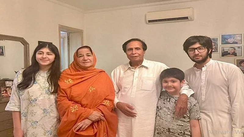 After release, Parvez Elahi reaffirms commitment to PTI, its founder