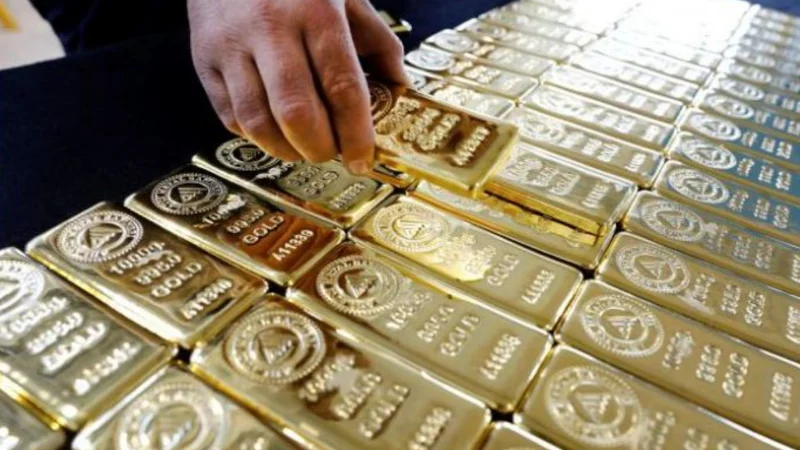 Gold prices in Pakistan drop again - check rates