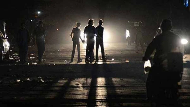 Lahore faces unannounced load shedding after defict surges past 5000 MW