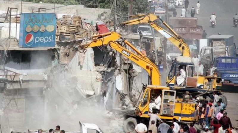 Sindh govt initiates extensive anti-encroachment operation in Lyari riverbed