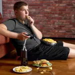 Late-night eating may raise risk of liver diseases