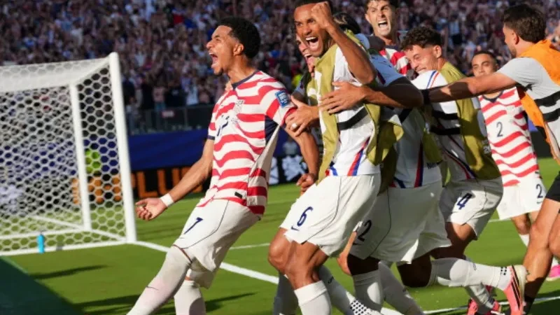 US beats Bosnia 2-0 to reach FIFA World Cup round of 16