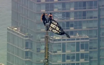 Couple arrested after scaling Empire State Building in marriage proposal stunt