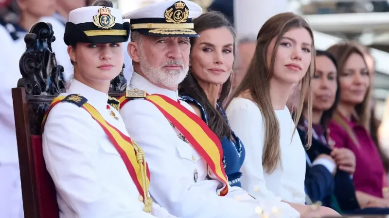 Princess Leonor receives same military honor as King Felipe VI