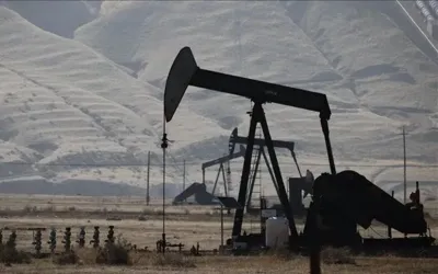 Oil prices edge higher on Middle East peace hopes