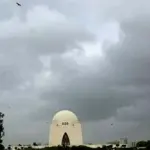 Karachi weather remains partly cloudy, light drizzle expected
