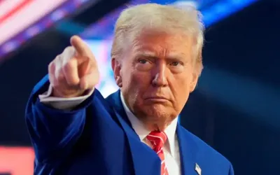 Trump says there will either be a deal with Iran or US will ‘finish the job’