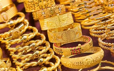 Gold drops Rs 4,700 per tola in Pakistan