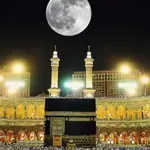 Look up tonight: Ramadan moon glows right over the Kaaba