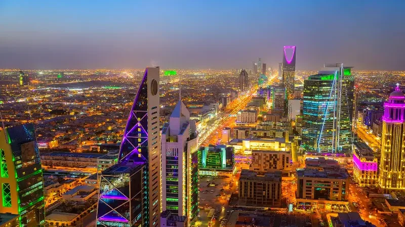 91 Pakistanis stranded in Saudi Arabia depart for home from Riyadh