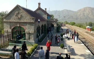Pakistan Railways introduce modernized Safari Train