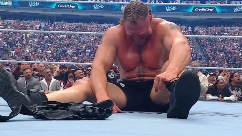 WWE legend bids