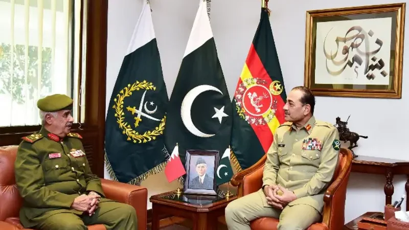 Field Marshal Asim Munir Meets Bahrain Guard Chief, Strengthens Defence Ties