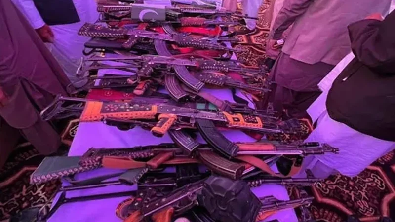 100 BRA militants