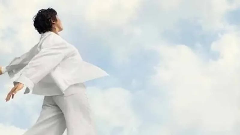cloud dancer