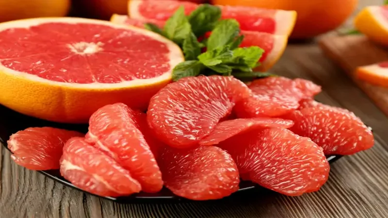 Top 10 Benefits of Eating Grapefruit