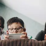 Limited screen time protects children’s mental health