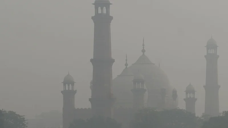 Smog alert issued