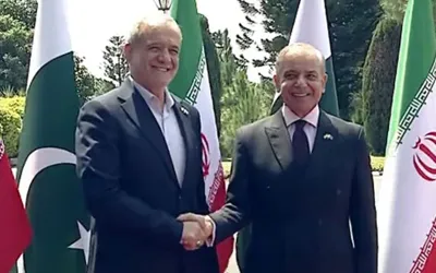 Iranian President receives guard of honour at PM House ahead of bilateral talks