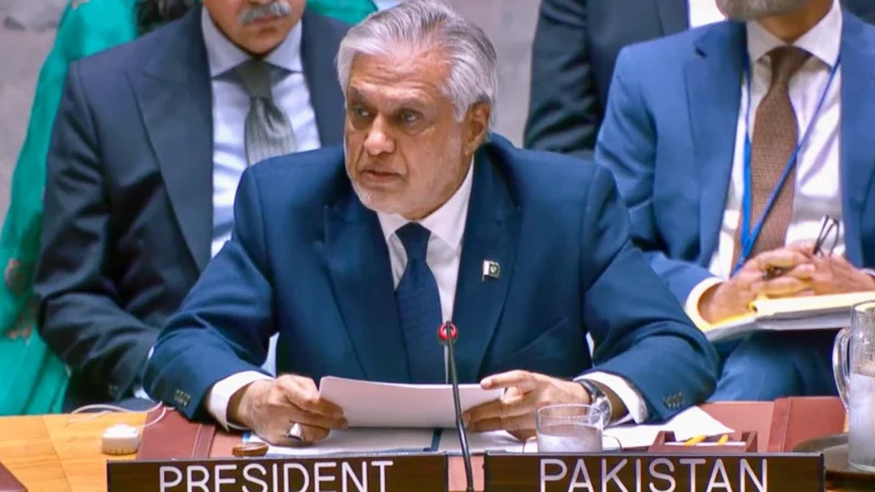 Time to turn Pakistan-Iran brotherhood into Economic partnership, says Ishaq Dar