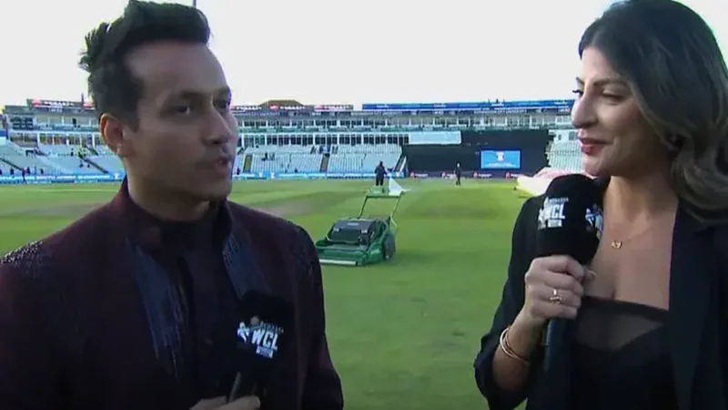 WCL Owner surprises viewers with live on-air proposal to presenter