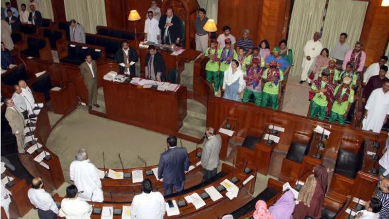 Sindh Assembly honors Lyari's young footballers