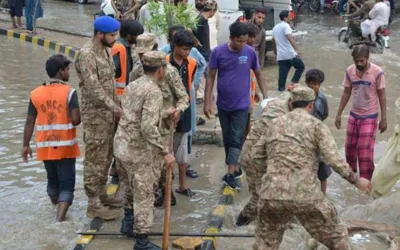 Army steps in to rescue Karachi residents after heavy rain